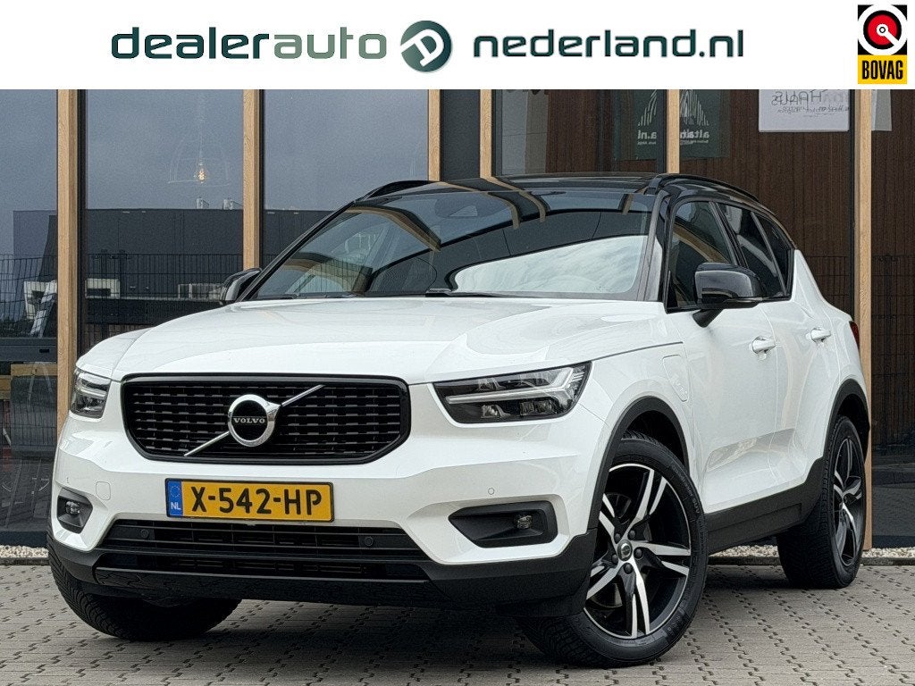 Volvo XC40 1.5 T5 Twin Engine R-Design | SOH 89% | Panoramad, Auto's, Euro 6, Wit, Plug-in hybride, Bedrijf
