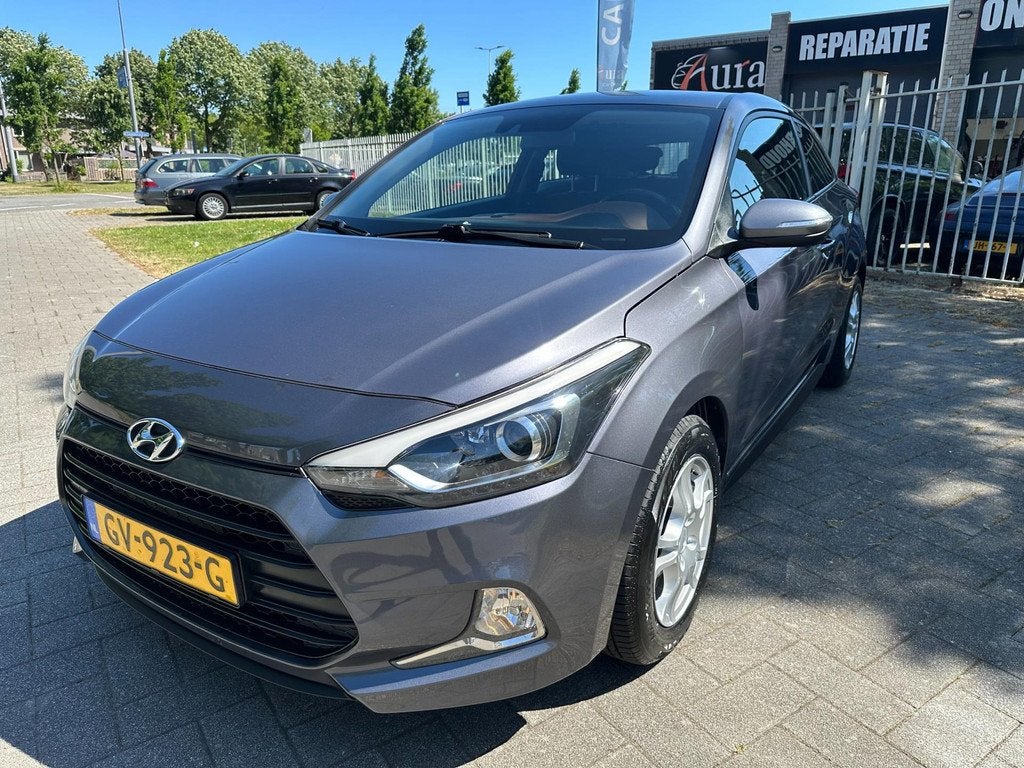 Hyundai I20 Coupé 1.2 HP i-Motion, Gebruikt, 4 cilinders, Origineel Nederlands, Bedrijf