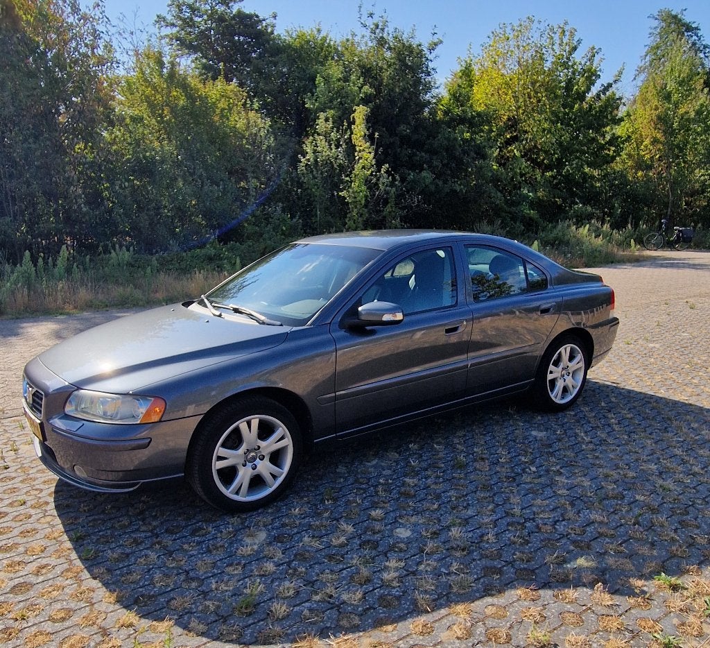 Volvo S60 Edition Sport 2.4 AUT. full options 2009, Dealer onderhouden, Zwart, S60, 75 €/maand