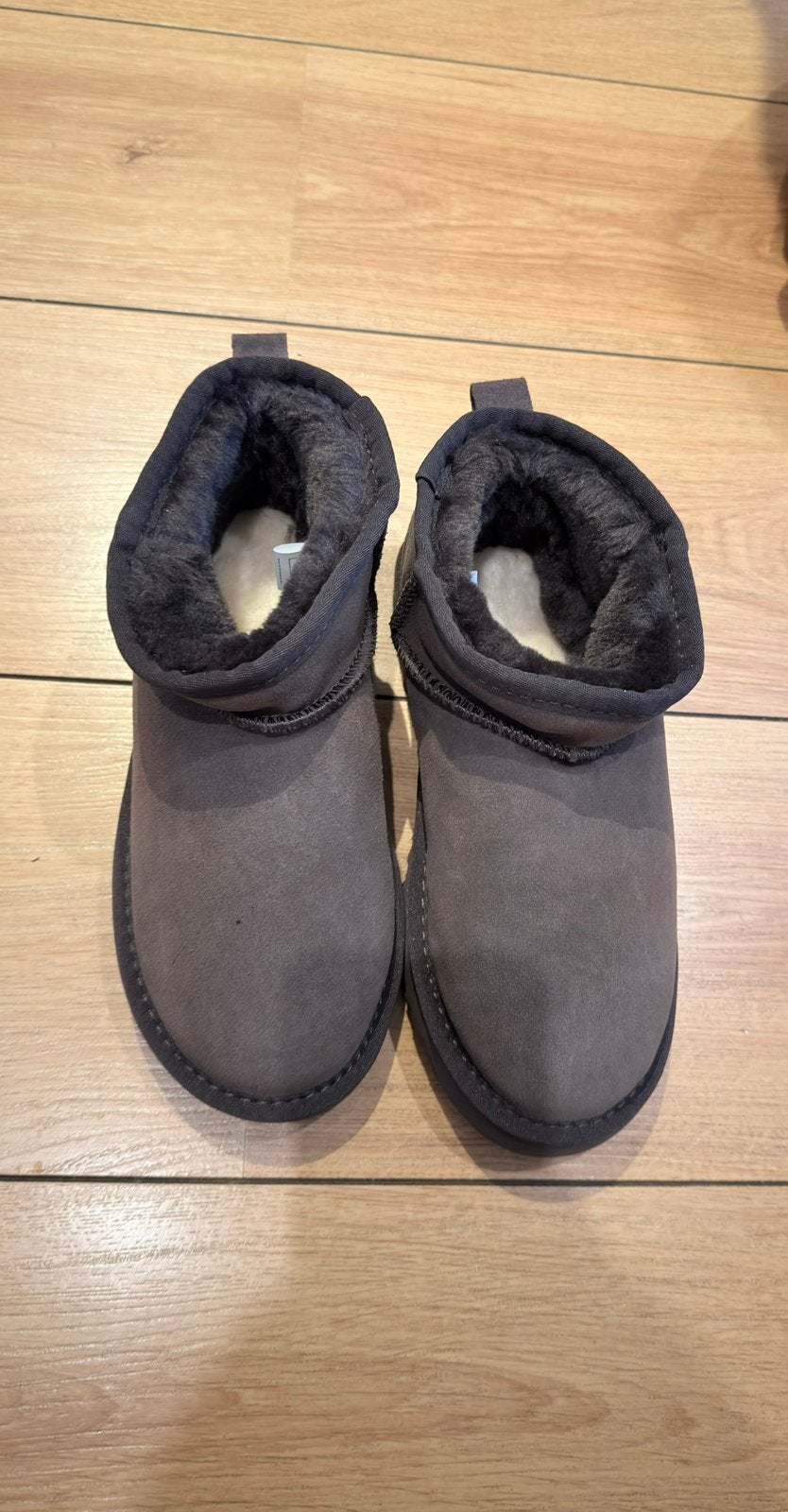 UGG maat 39, Ophalen of Verzenden, Zo goed als nieuw, Pantoffels of Sloffen