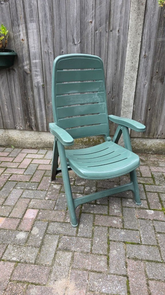 1 stuks verstelbare tuinstoel Flair Plaisir gezocht, Ophalen, Gebruikt, Plastic, Inklapbaar