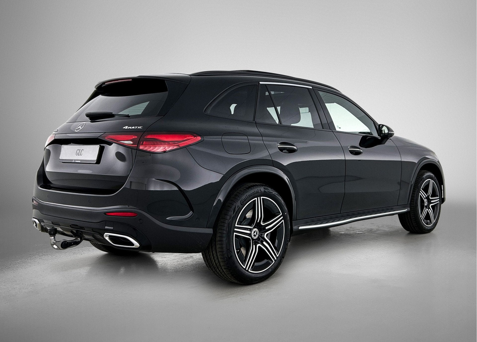 Mercedes-Benz GLC 300e 4MATIC Business Solution AMG | Premiu, Auto's, Automaat, Zwart, 2255 kg, Plug-in hybride