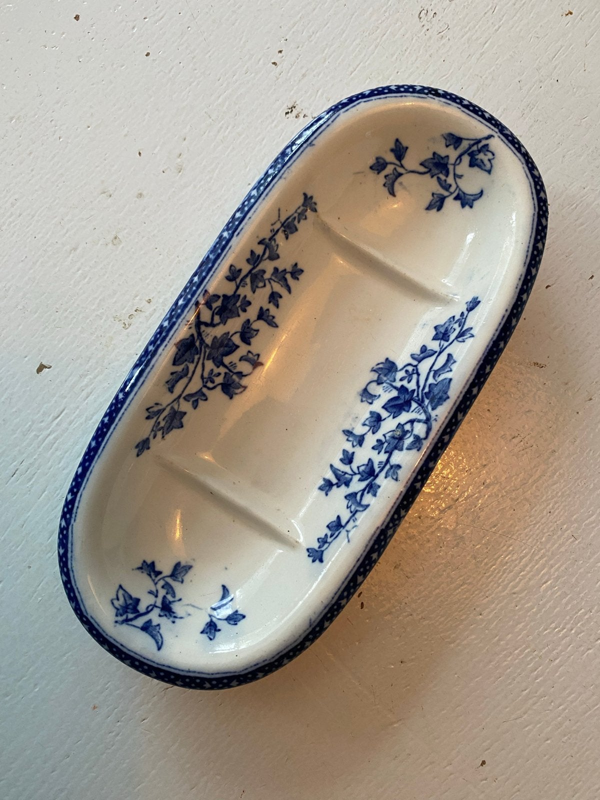 Antieke Petrus Regout Maastricht Klimop schaal, Antiek en Kunst, Ophalen of Verzenden
