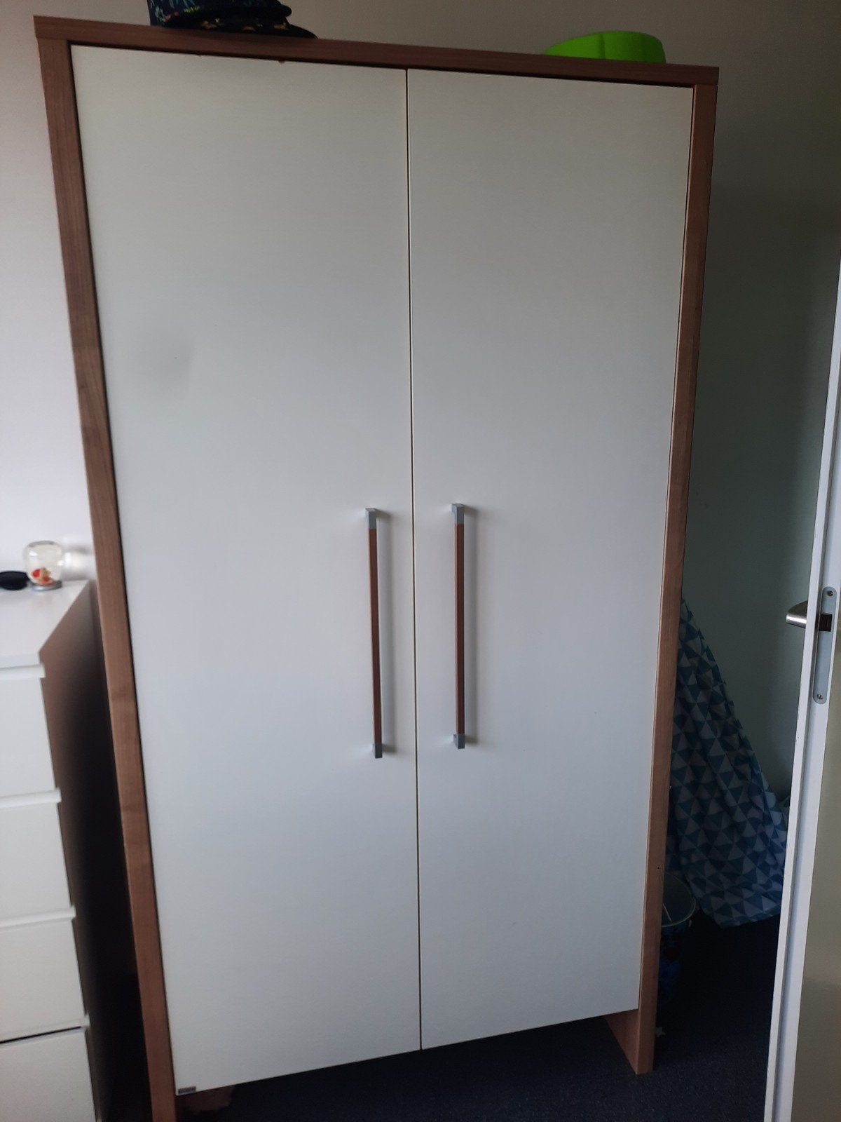 Kledingkast met hang- en leggedeelte, Huis en Inrichting, Met deur(en), Zo goed als nieuw, Modern, 150 tot 200 cm
