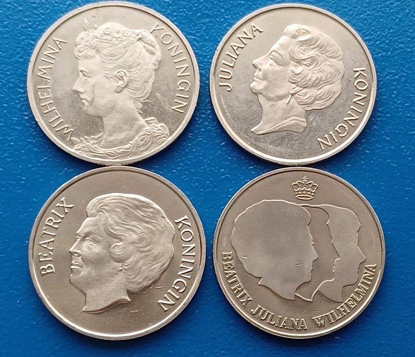 4 Penningen Rabobank 100 jaar "Nieuwe huisstijl - 1994", Ophalen of Verzenden, Overige materialen, Nederland
