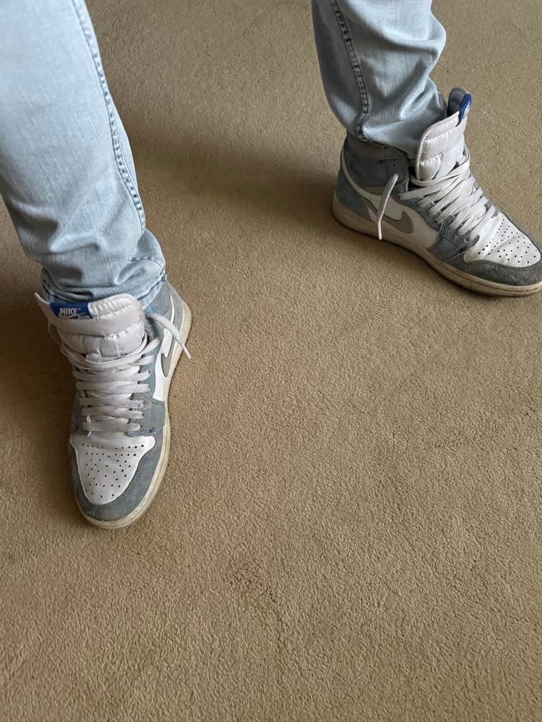 NIKE AIR JORDAN 1 high hyper royal (Gio Latooy), Ophalen of Verzenden, Zo goed als nieuw, Blauw