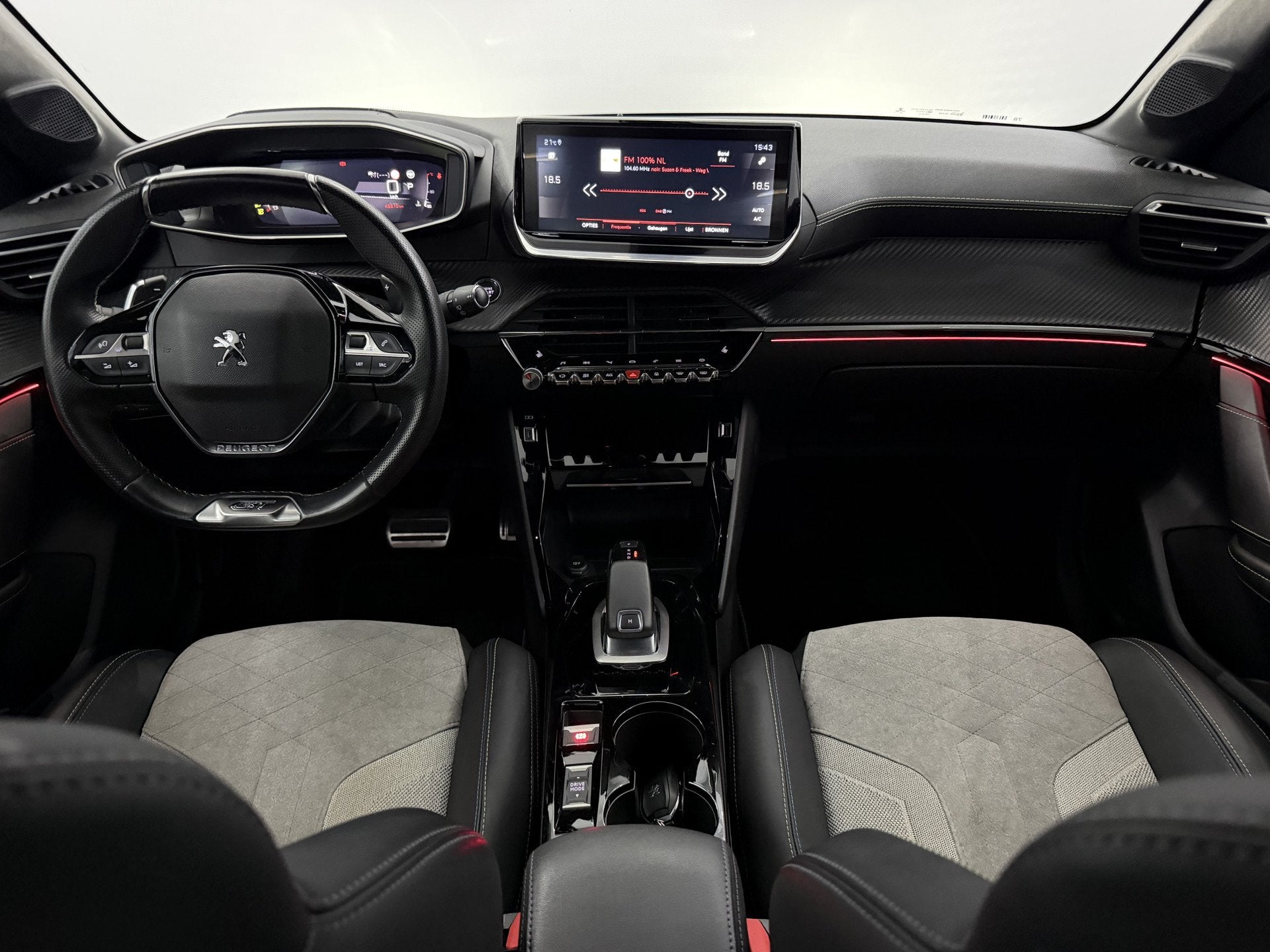 Peugeot 208 1.2 PureTech GT Pack Camera, Navi, Keyless start, Gebruikt, Euro 6, 1199 cc, 1133 kg