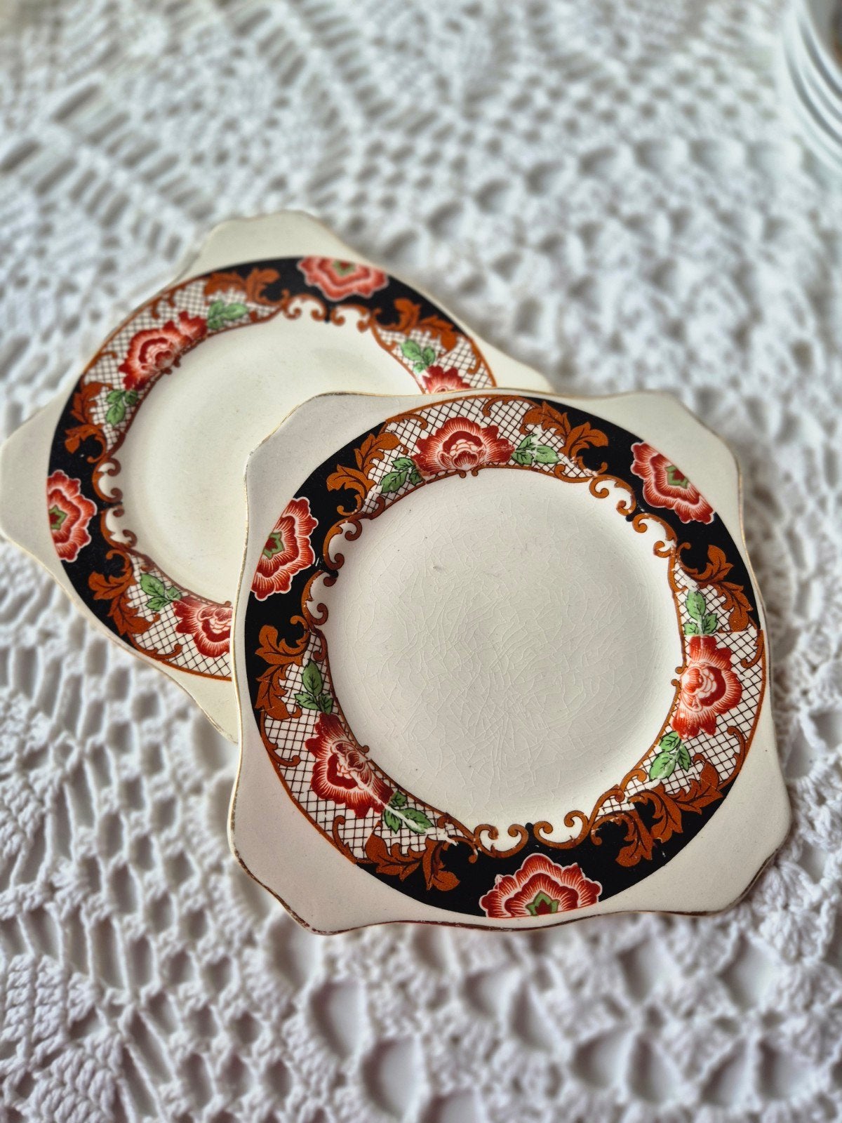 Engelse Art Deco Solian Ware Soho Pottery Borden, 2 Stuks, Antiek en Kunst, Antiek | Servies los, Ophalen