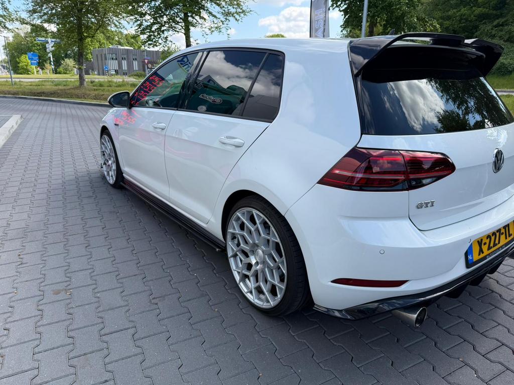 Volkswagen Golf 2.0 TSI 330pk 5D 2018 Wit, 4 cilinders, 1984 cc, Wit, 1600 kg