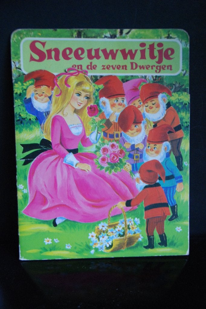 Oud Sprookjesboek Sneeuwwitje & de 7 Dwergen 1960 sprookje, Verzenden, Gelezen