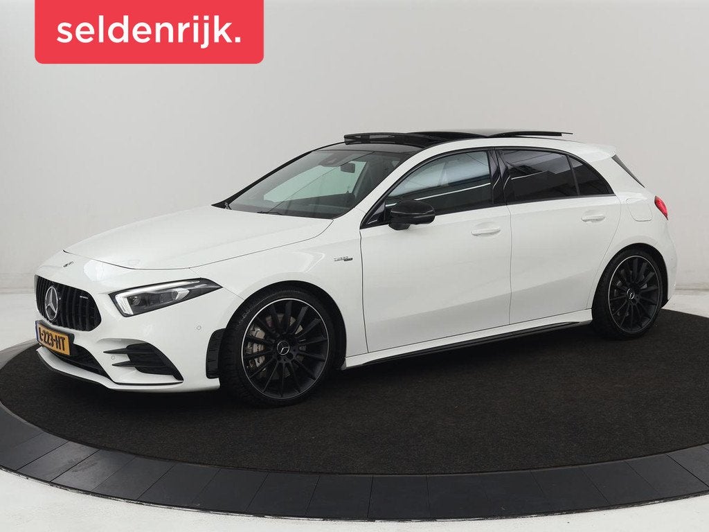 Mercedes-Benz A-klasse AMG 35 4Matic Night | Panoramadak | C, Auto's, Mercedes-Benz, Automaat, Euro 6, 4 cilinders, Leder en Stof