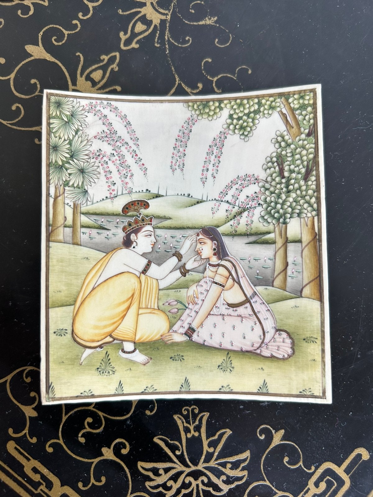 Twee handgeschilderde Mughal stijl miniaturen op kunsthars, Ophalen of Verzenden