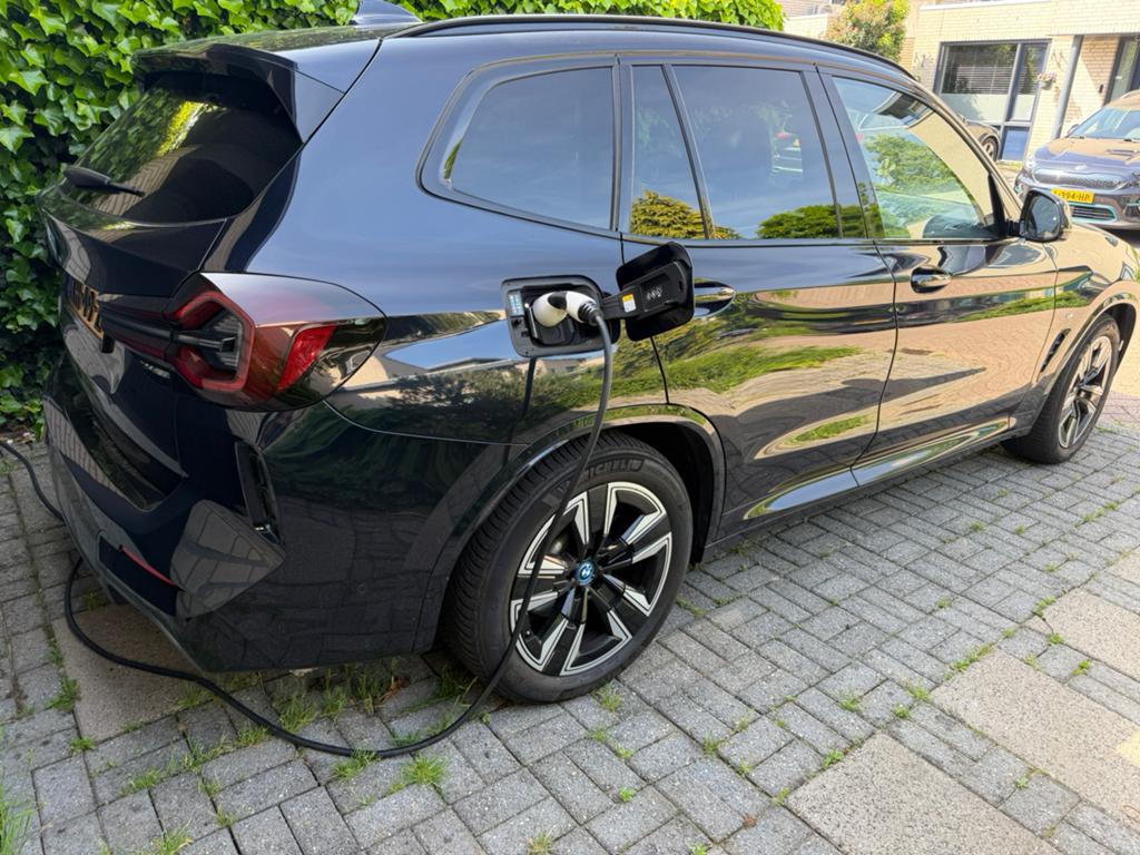BMW iX3 M Sport | BMW Garantie | Pano | 100% Accu, Automaat, 34 min, Achterwielaandrijving, Zwart
