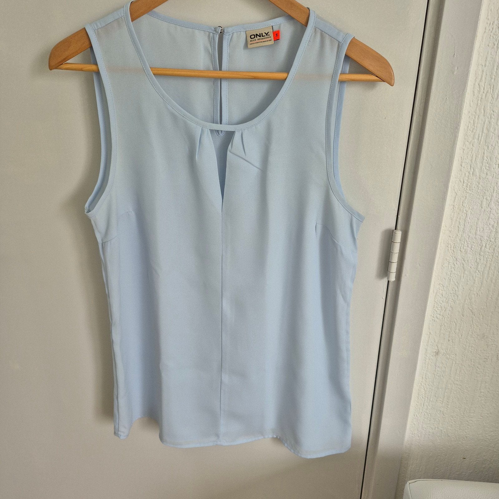 Lichtblauw dames topje van ONLY, maat 38, zgan, Maat 38/40 (M), Blauw, Ophalen of Verzenden, Zonder mouw