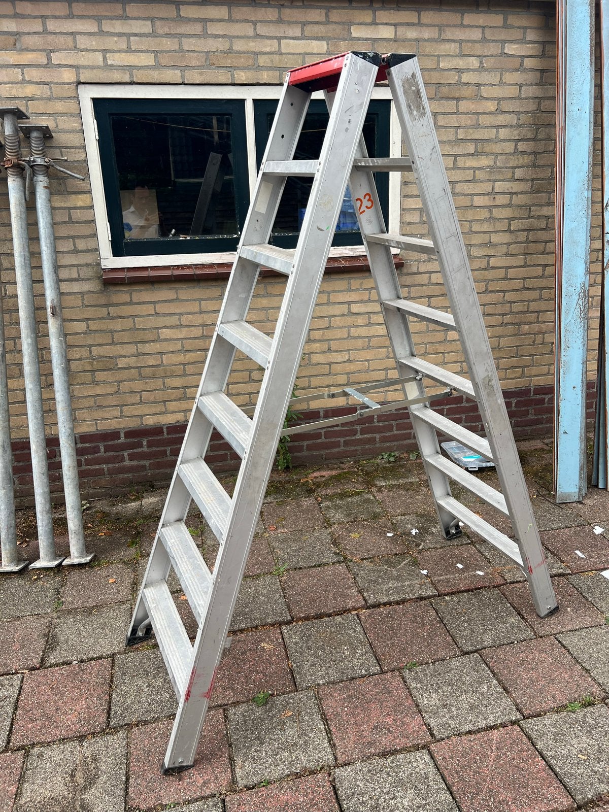 Altrex dubbele oplooptrap ADO 8 (vergelijkbaar met Taurus), Doe-het-zelf en Verbouw, Ladders en Trappen, Ophalen, Gebruikt, Trap