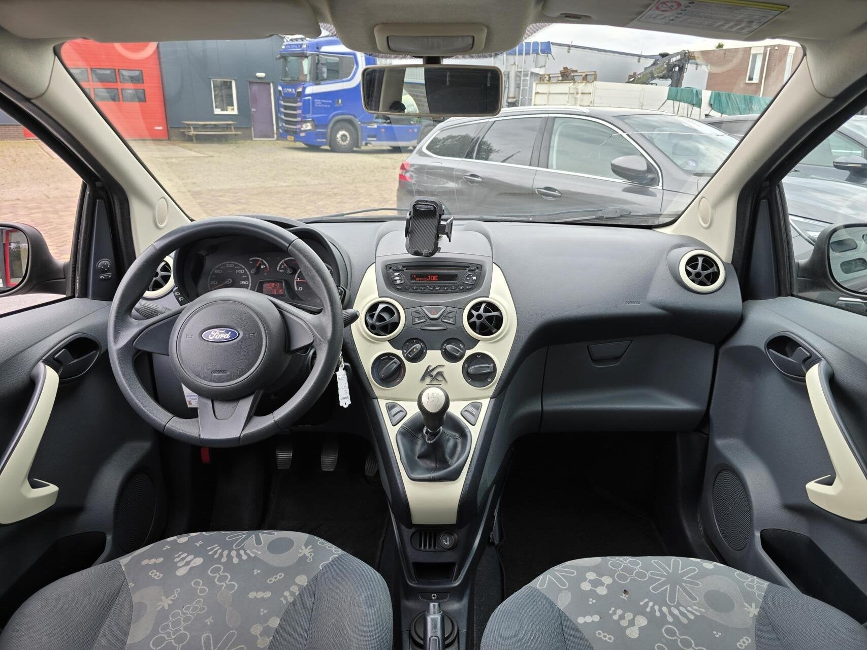 Ford Ka 1.2 Cool&Sound Airco/Stuurbekr/Distributieriem vv, Voorwielaandrijving, Stof, Gebruikt, 1242 cc