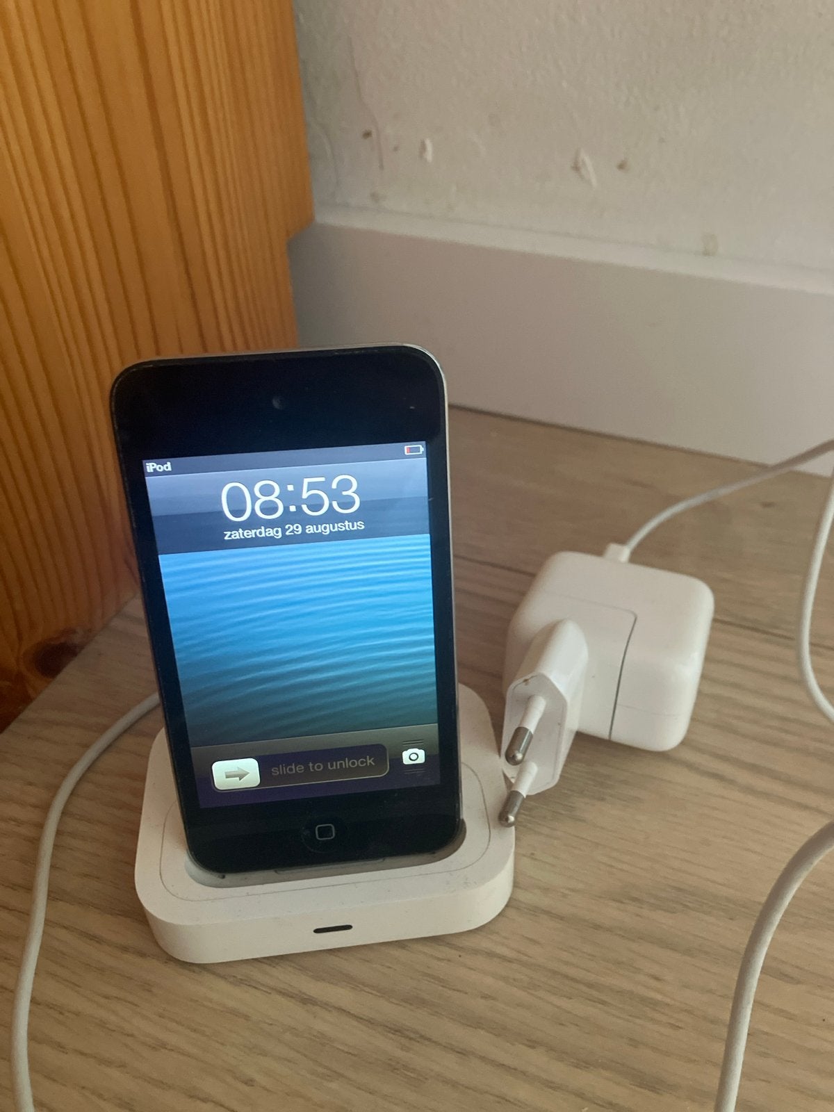 Apple iPod Touch (4e generatie) met dock en oplader, Gebruikt, Touch, Zwart, Ophalen of Verzenden