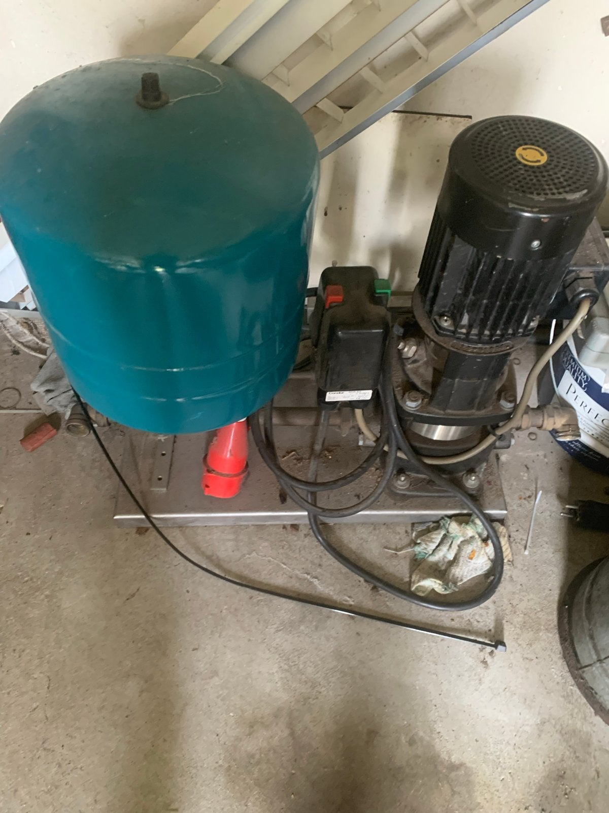 Grundfos Drukverhogingsinstallatie, Ophalen, Gebruikt, Elektrisch, Hydrofoorpomp