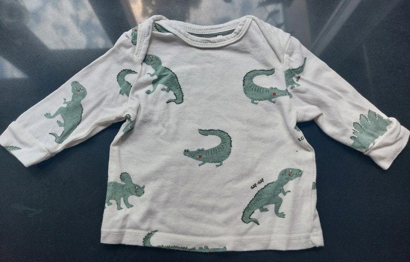 Zgan- Prenatal shirt met lange mouwen maat 56/ krokodil, Kinderen en Baby's, Babykleding | Maat 56, Ophalen of Verzenden, Zo goed als nieuw
