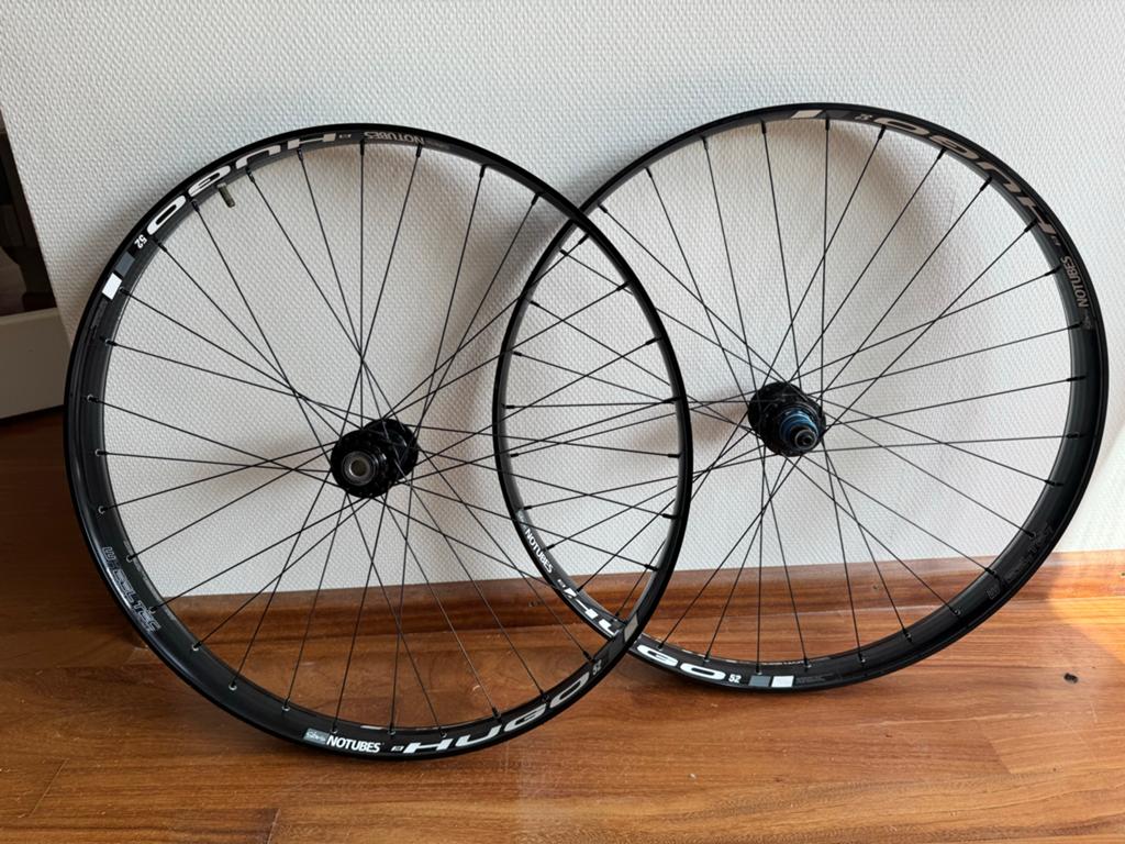 Stans NoTubes Hugo 52 27.5+ wielset, Tune King Kong RS1, Fietsen en Brommers, Fietsonderdelen, Gebruikt, Aluminium, Mountainbike