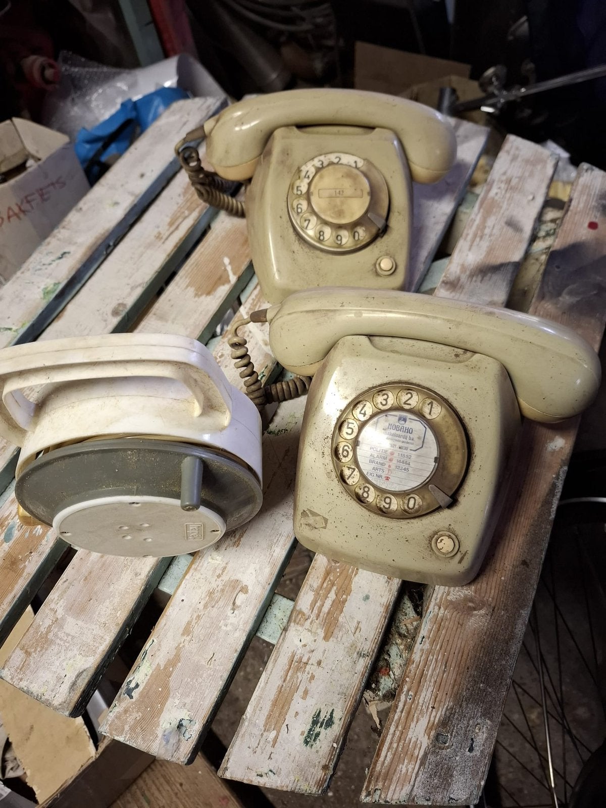 2 ptt telefoons, type T65, draaischijf telefoon, Telecommunicatie, Vaste telefoons | Niet Draadloos, Ophalen of Verzenden, Gebruikt