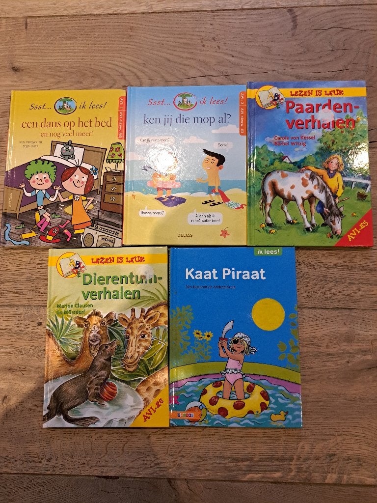 5 boekjes divers niveau AVI lezen is leuk, Boeken, Ophalen of Verzenden, Zo goed als nieuw, Fictie algemeen