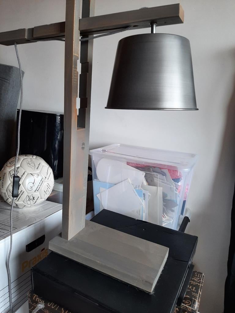 Leuke in hoogte verstelbare tafellamp gratis afhalen, Witgoed en Apparatuur, Ophalen, Overige modellen, Minder dan 10 lampen