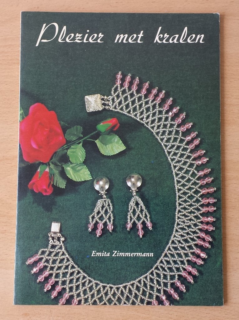 Plezier met Kralen - Emita Zimmerman - 1982, Hobby en Vrije tijd, Gebruikt, Overige typen, Ophalen of Verzenden, Nvt