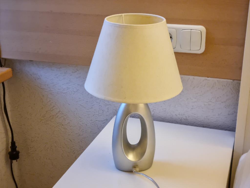 Moet Weg Leuke tafellamp met touchbediening, Ophalen, Gebruikt, Stof, Minder dan 50 cm