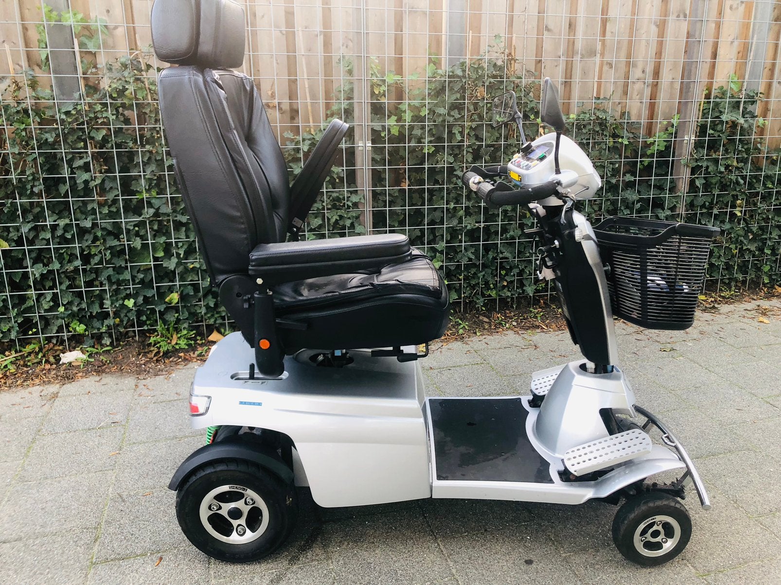 Scootmobiel Quingo Toura 5 wiel. Zeer goede vering!!, Ophalen of Verzenden, 16 km/u of meer, 46 km of meer, Quingo