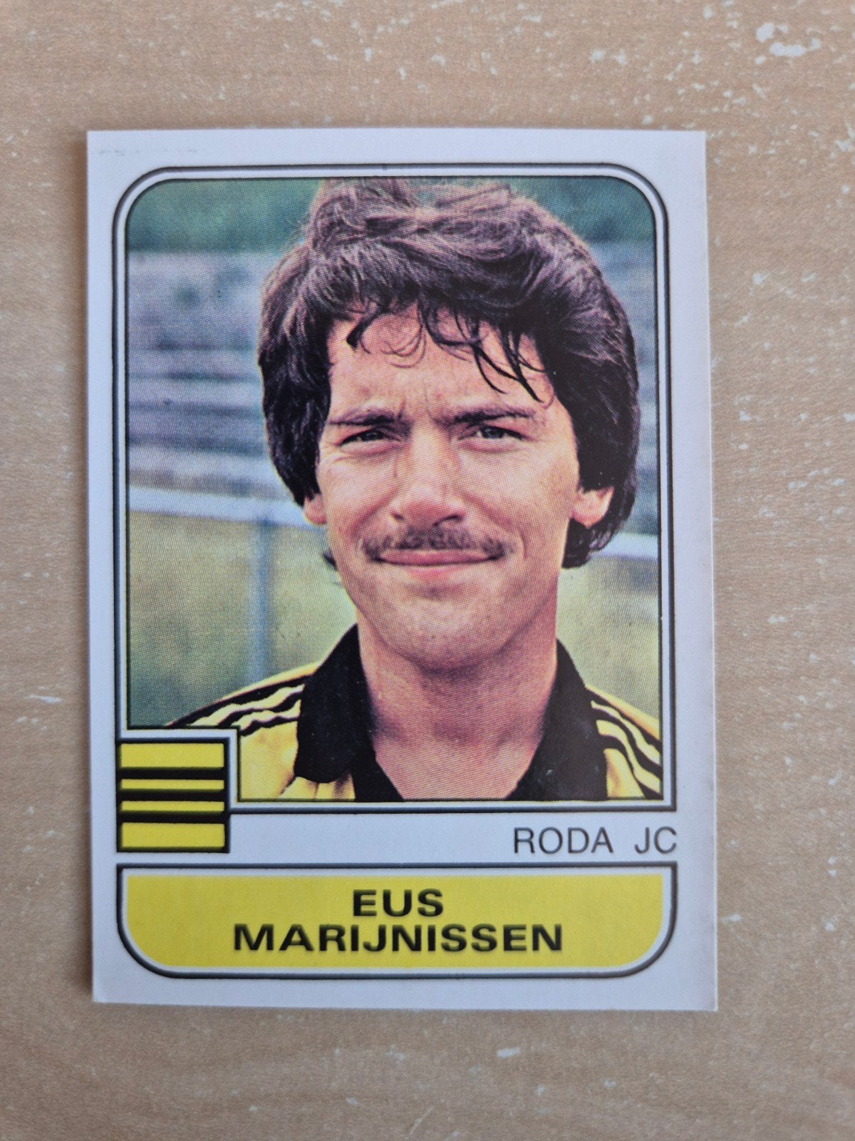 Panini Voetbal 82 Eus Marijnissen Roda JC, Ophalen of Verzenden, Zo goed als nieuw, Roda JC, Poster, Plaatje of Sticker
