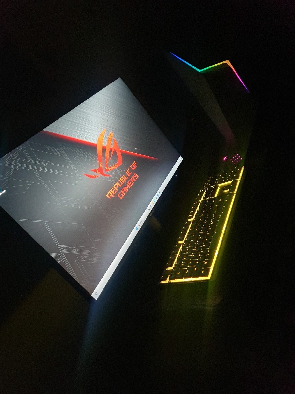 Ryzen 5 3400G/Gtx 1650/512M2/27 1Ms 120Hz/Five M/FortniteRGB, 512Gb M2 Originele Windows 11, Virtual Reality, AMD Ryzen 5, Zo goed als nieuw