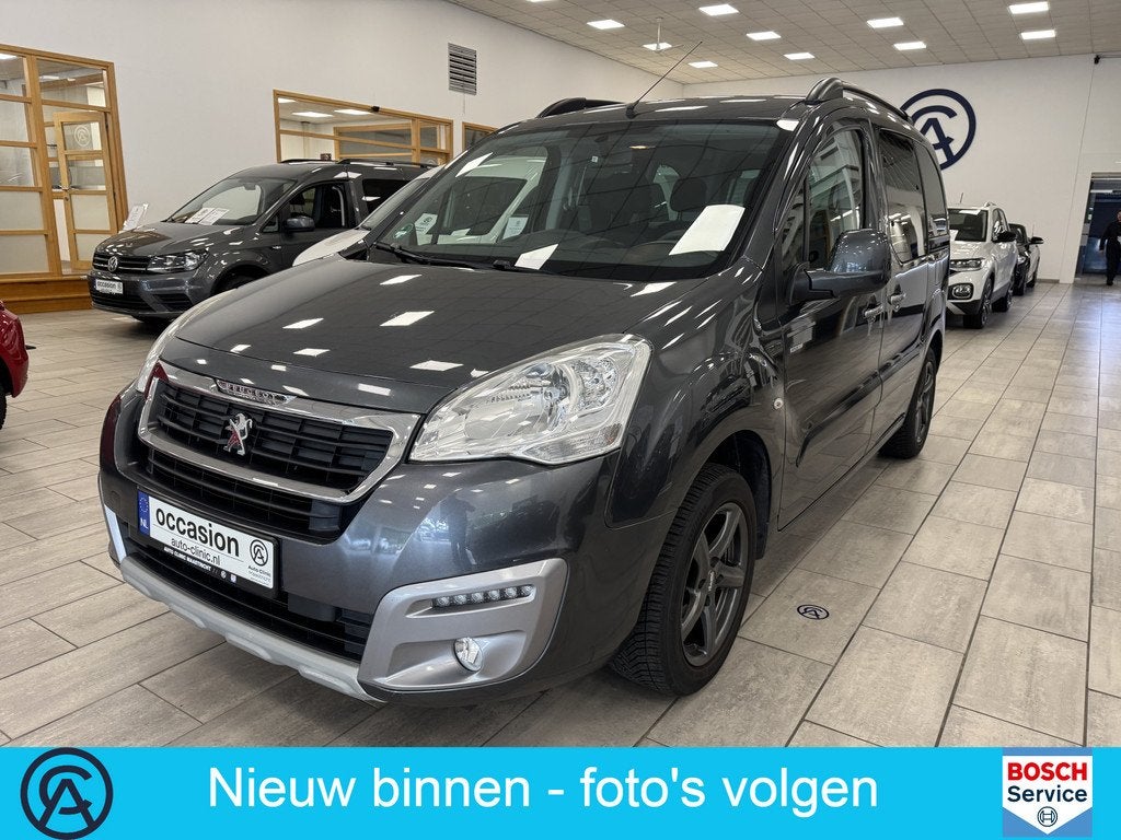 Peugeot Partner Tepee 1.2 PureTech Active (bj 2017), Voorwielaandrijving, Stof, Gebruikt, 1199 cc