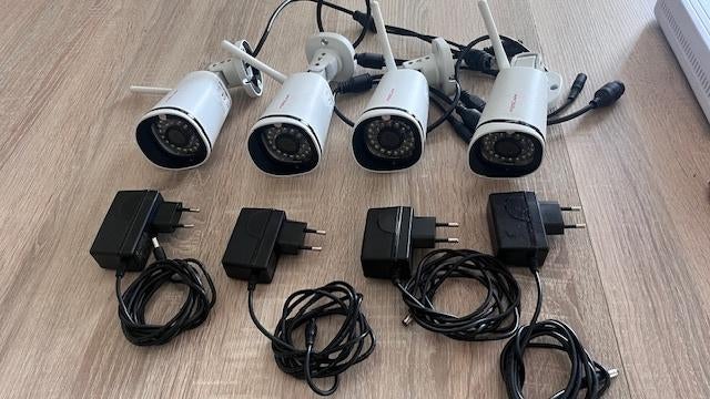 Foscam wifi bewakingscamera's incl HDD en monitor, Ophalen of Verzenden, Gebruikt, Buitencamera