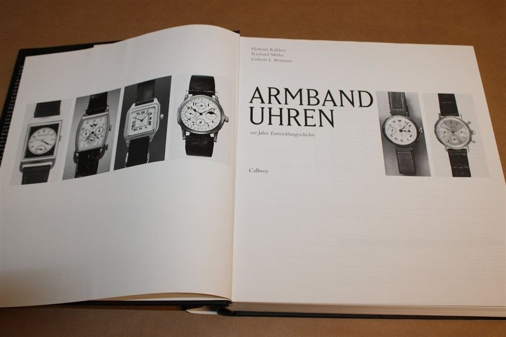 Armbanduhren — 100 Jaar Polshorloges, Dik Standaardwerk, Ophalen of Verzenden, Gelezen, Mode algemeen
