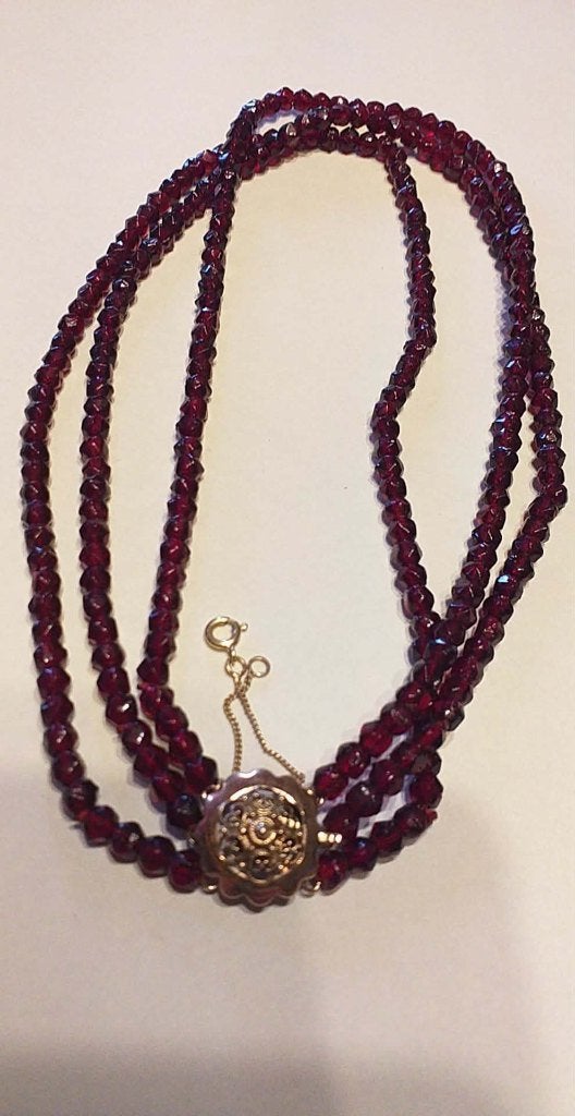 Rood granaten halssnoer, Ophalen of Verzenden, Goud, Ketting, Met edelsteen