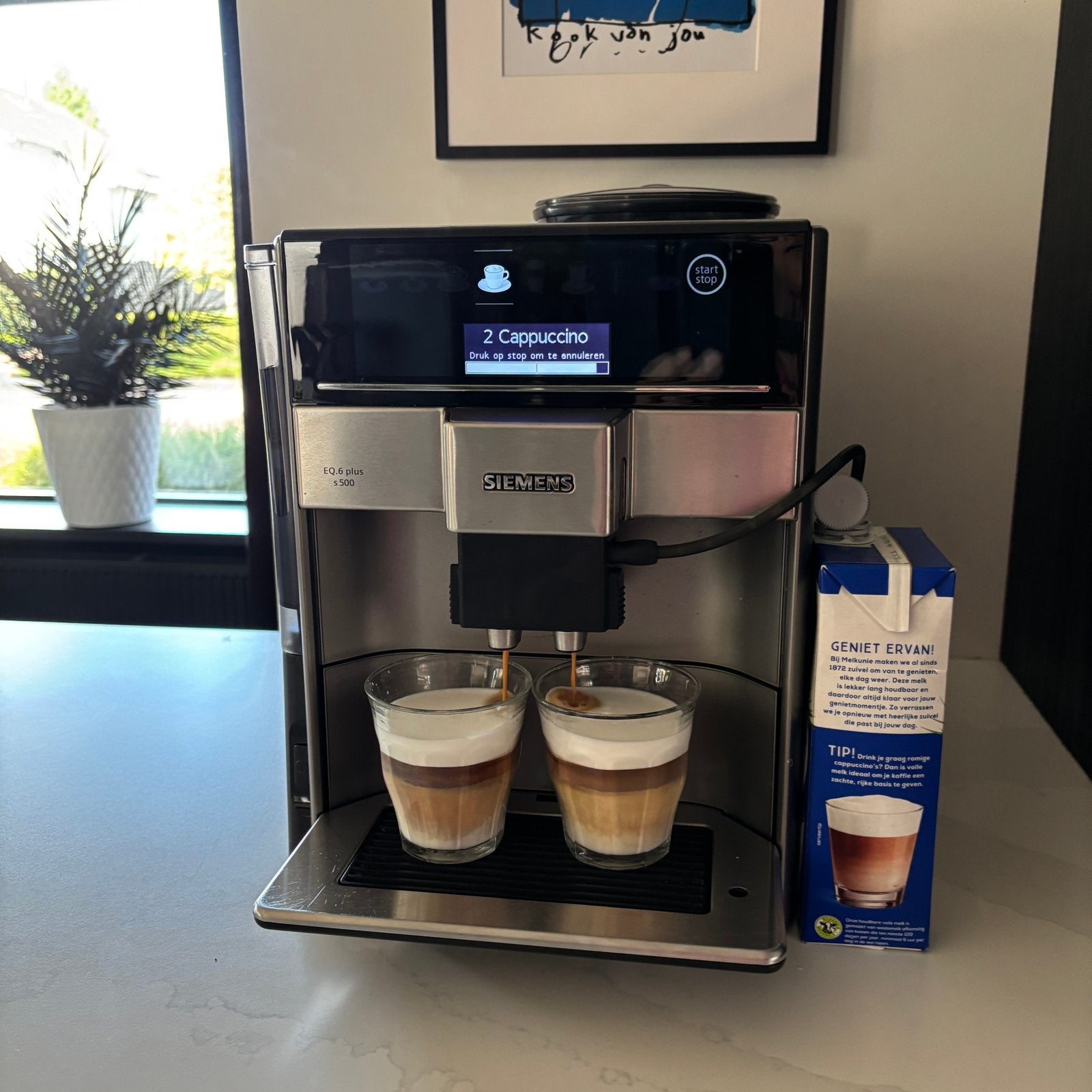 Siemens bonenmachine, type EQ6 500, Ophalen of Verzenden, Zo goed als nieuw, Koffiemachine