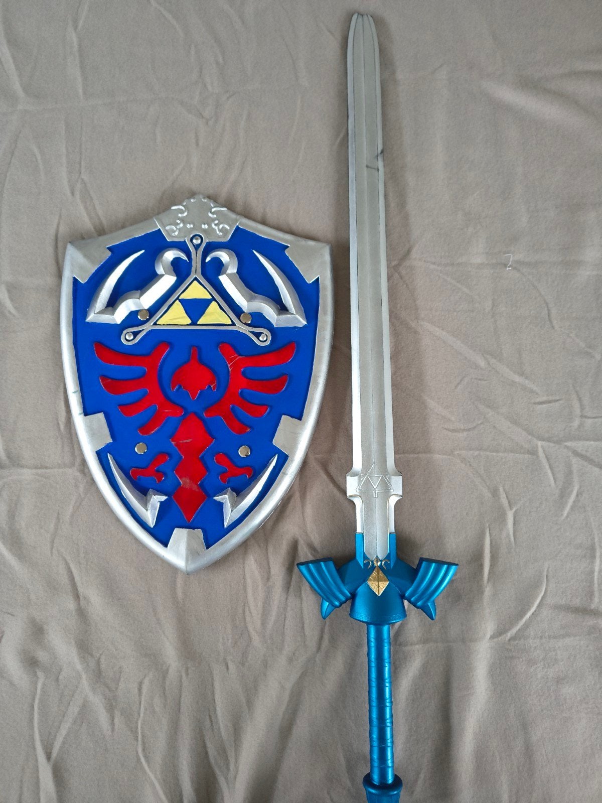 Set van Zelda met foam zwaart en schild, Verzenden