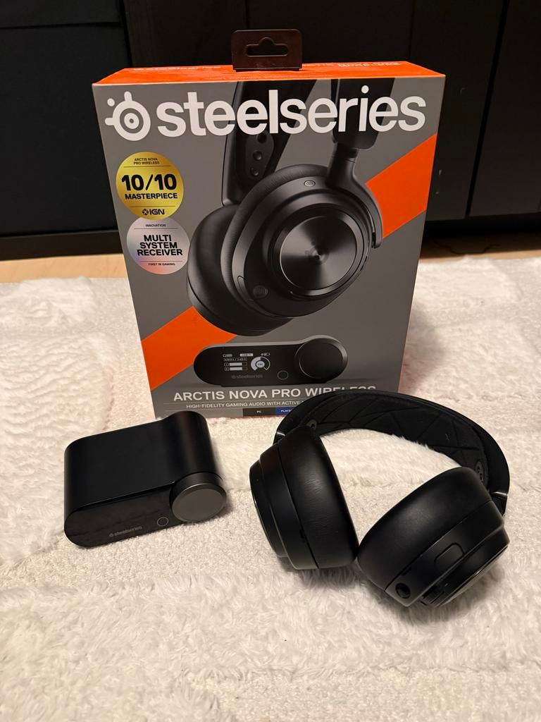 SteelSeries Arctis Nova Pro Wireless Gaming Headset, Overige merken, Ophalen of Verzenden, Zo goed als nieuw, Over oor (circumaural)