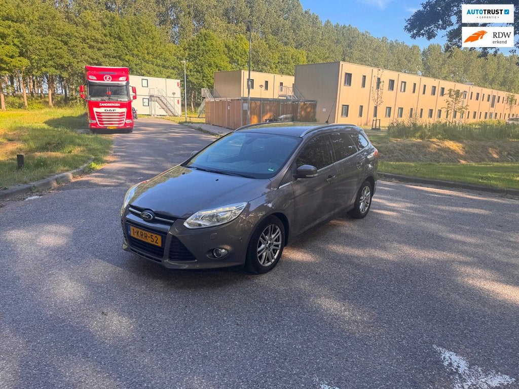 Ford Focus Wagon 1.6 TDCI ECOnetic Lease Titanium Navi.Clima, Auto's, Euro 5, Gebruikt, 4 cilinders, Bruin
