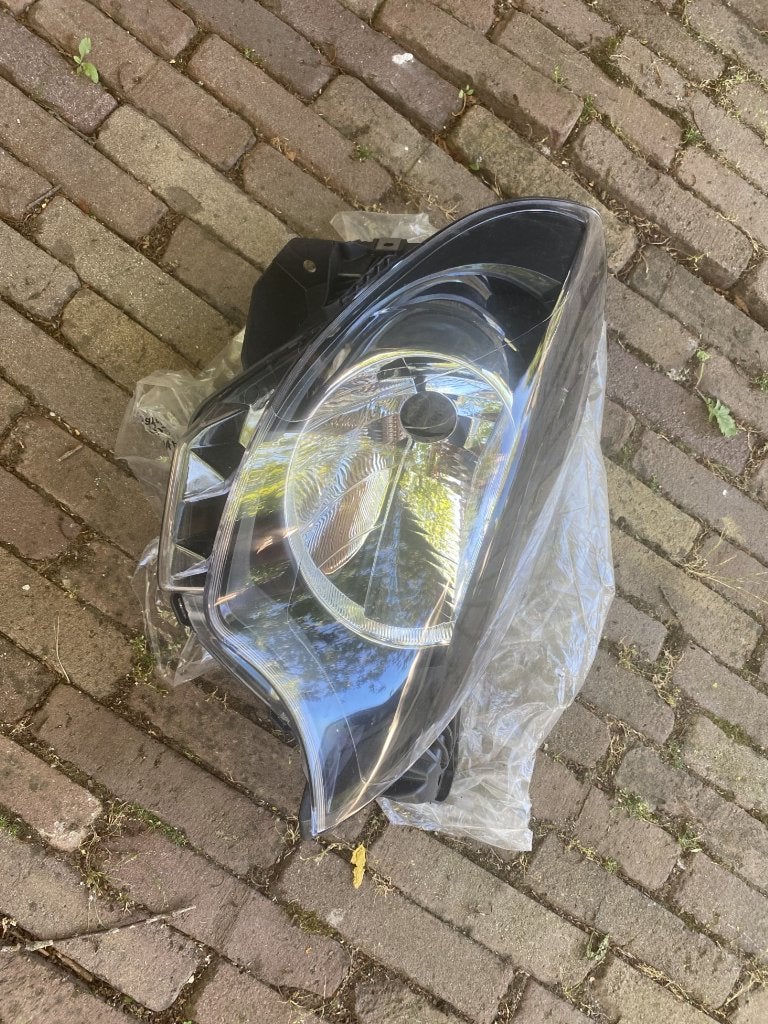 Rechter koplamp Renault Twingo 2 2012-2014 facelift, Ophalen of Verzenden, Nieuw, Renault