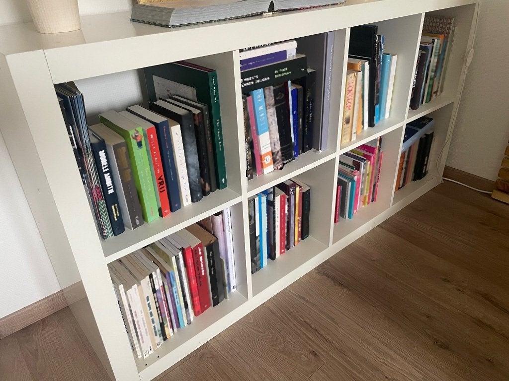 witte kallax kasten 7x  en een tafel met twee poten, Ophalen, Overige materialen, Gebruikt, 50 tot 100 cm