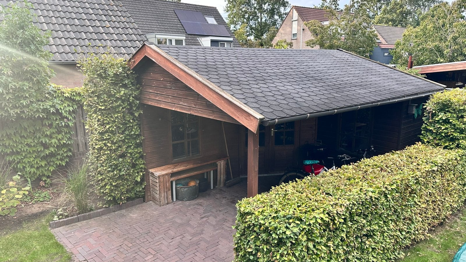Zeer degelijk houten tuinhuis met overkapping/zitgedeelte, Ophalen, Gebruikt, Hout, Overige typen