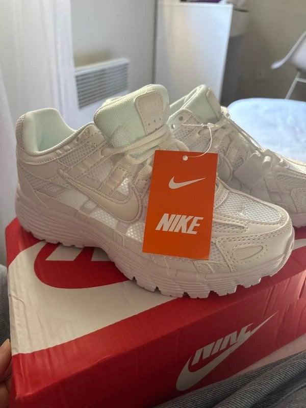 Nike P-6000 maat 36 - Nieuw, Kleding | Dames, Wit, Nieuw, Ophalen of Verzenden, Sneakers of Gympen