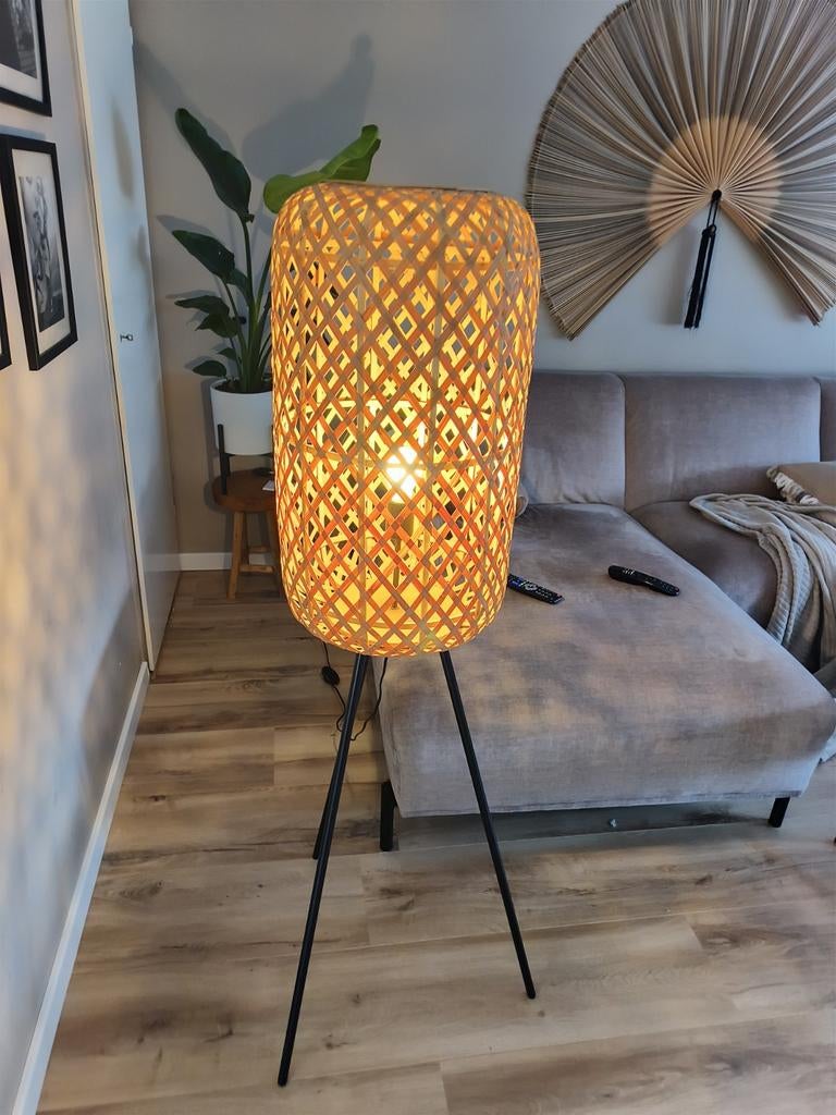 Stijlvolle Bamboe Vloerlamp - Sfeervolle Verlichting, Bohemian, Modern, Scandinavisch, 100 tot 150 cm, Ophalen of Verzenden, Zo goed als nieuw