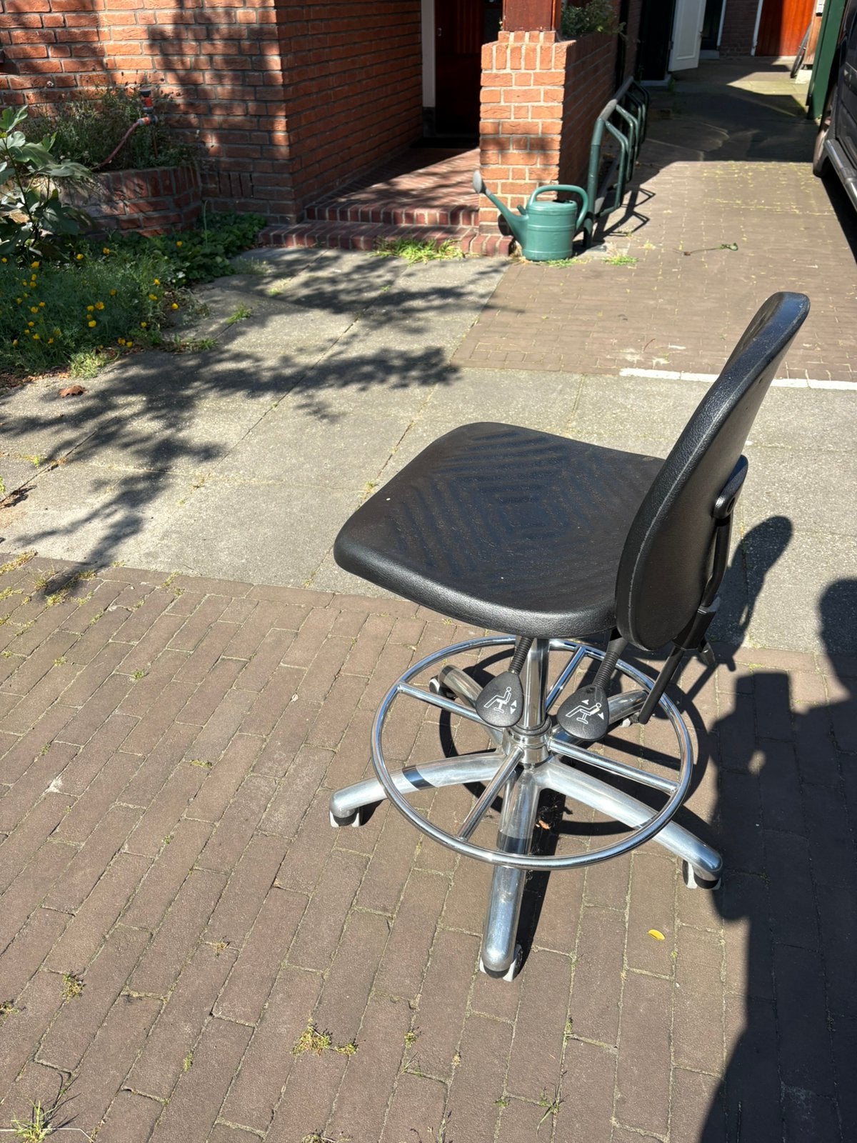 Verstelbare kruk/ werkplaats stoel, Ophalen, Zo goed als nieuw, Hout