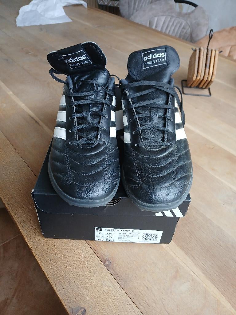 Adidas Kaiser Team 2 kunstgras voetbal, Sport en Fitness, Voetbal, Maat XS of kleiner, Schoenen, Nieuw, Ophalen of Verzenden
