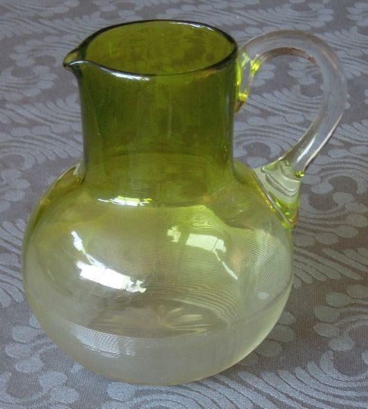 Groen glazen wijn/waterkannetje, Ophalen of Verzenden