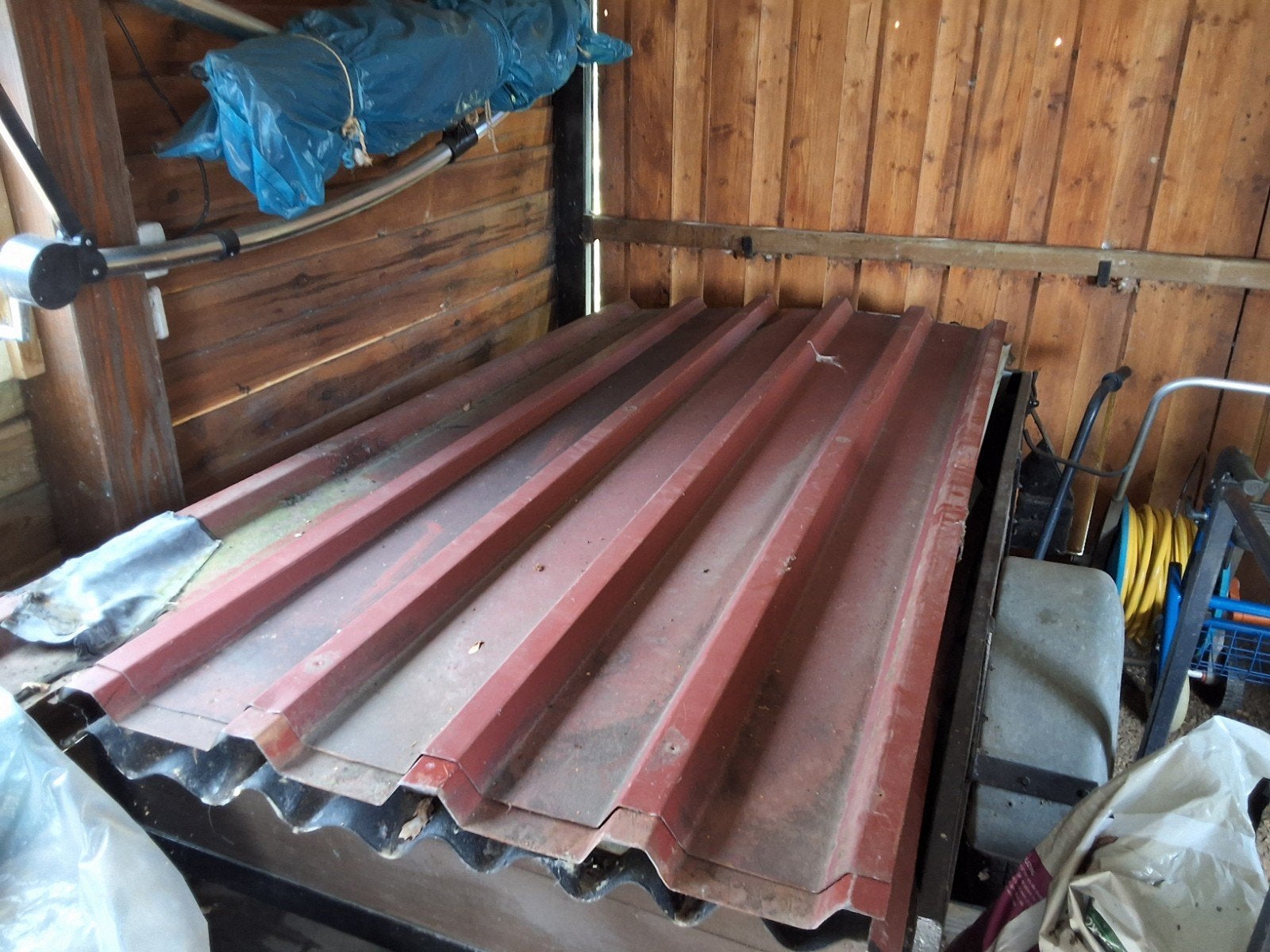 Gebruikte damwandplaten en grenen vloerplanken  gratis, Doe-het-zelf en Verbouw, Platen en Panelen, Ophalen of Verzenden, Gebruikt