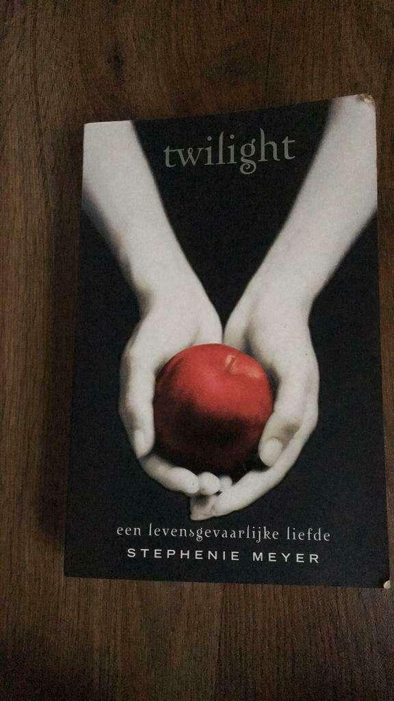 Twillicht-Stephenie Meijer, Ophalen of Verzenden, Zo goed als nieuw